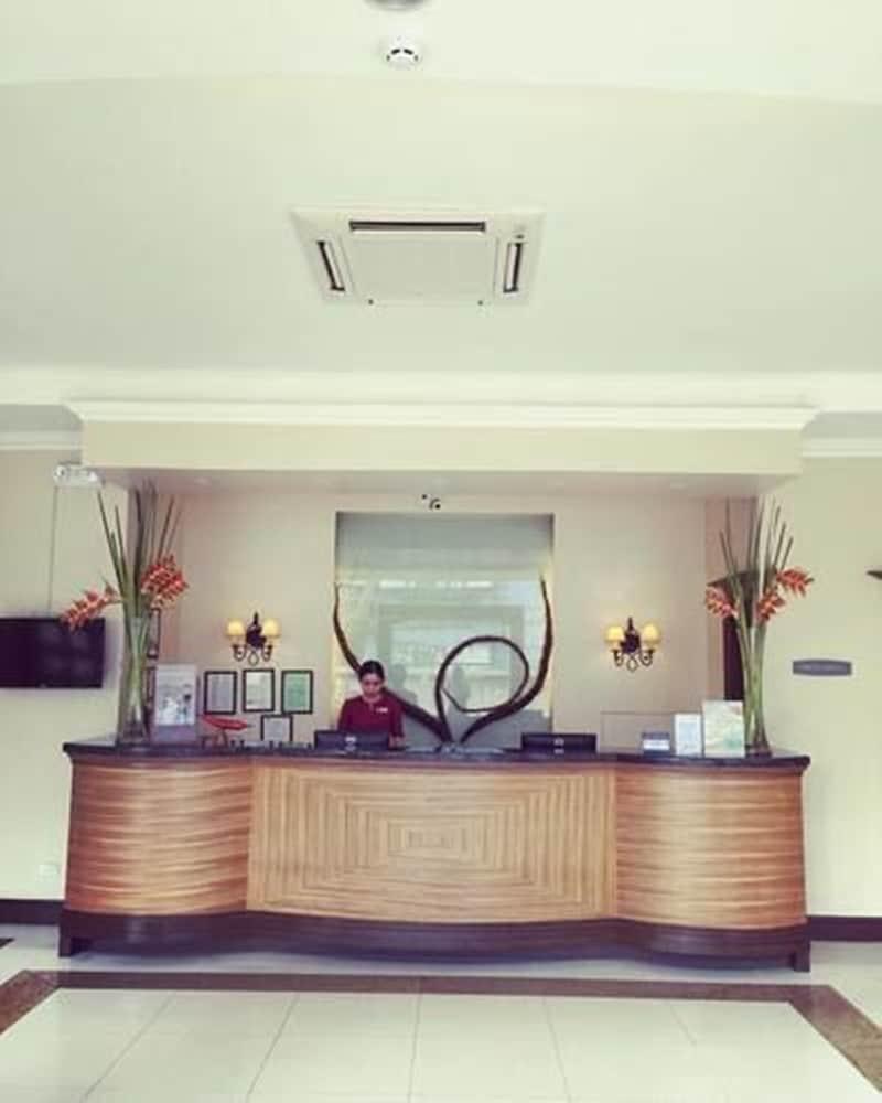 Hotel Venezia Legazpi Exterior photo
